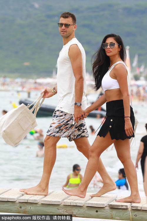 比基尼吻在线观看,激情瞬间，在线重温浪漫瞬间